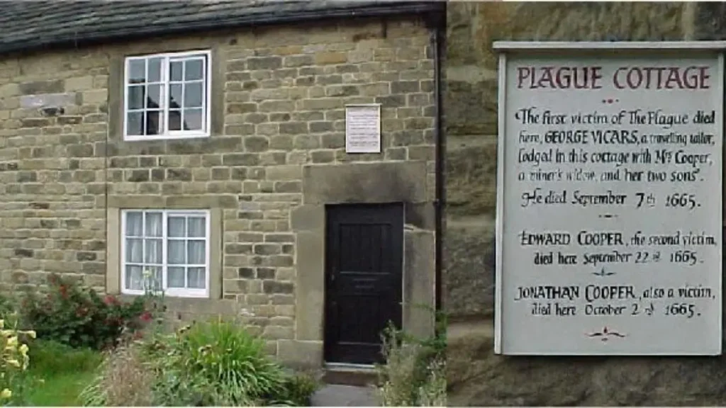 Placa memorial numa das Plague Cottages de Eyam, Derbyshire, com os nomes das vítimas da peste de 1665-1666.