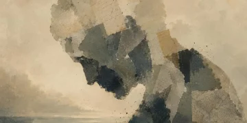Colagem em tons creme e azul-ardósia com uma figura curvada, formada por fragmentos de manuscrito e mapa antigos, sobre um mar enevoado